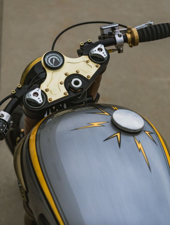https://www.analogmotorcycles.com/wp-content/uploads/2018/04/analog-motorcycles-rebel-yell-0029-scaled-thegem-product-single.jpg